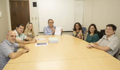 Membros da CPA reunidos com o Reitor 2019-10-17 Entrega Relatorio CPA108.jpg