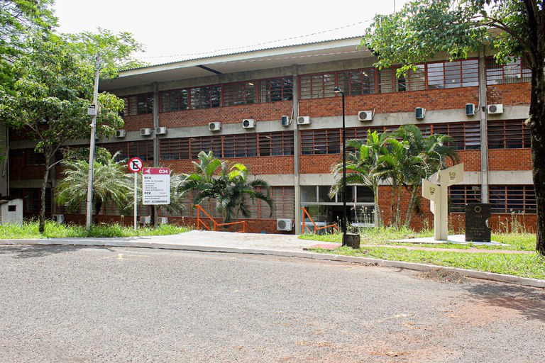 Fachada do Bloco C34