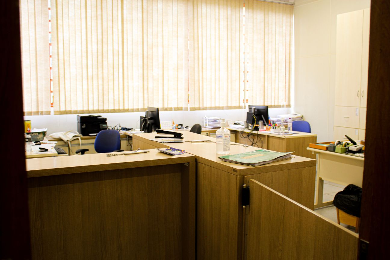 Secretaria do Departamento de Economia (térreo)