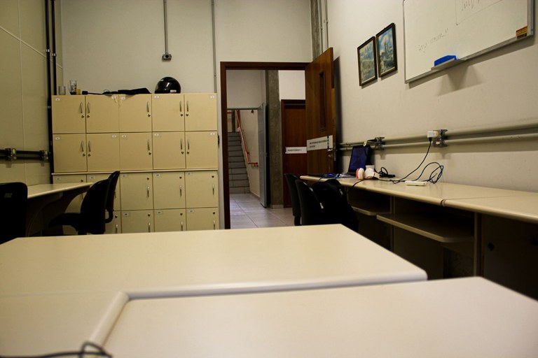 Sala de Estudos da Pós-Graduação (térreo)