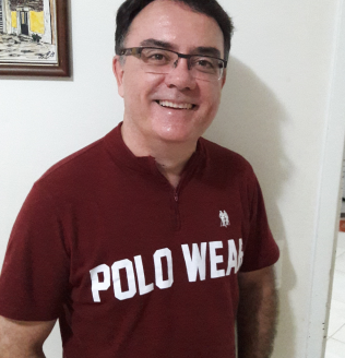 Foto do professor Edison Fortes