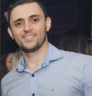 Foto do professor Leandro Zandonadi